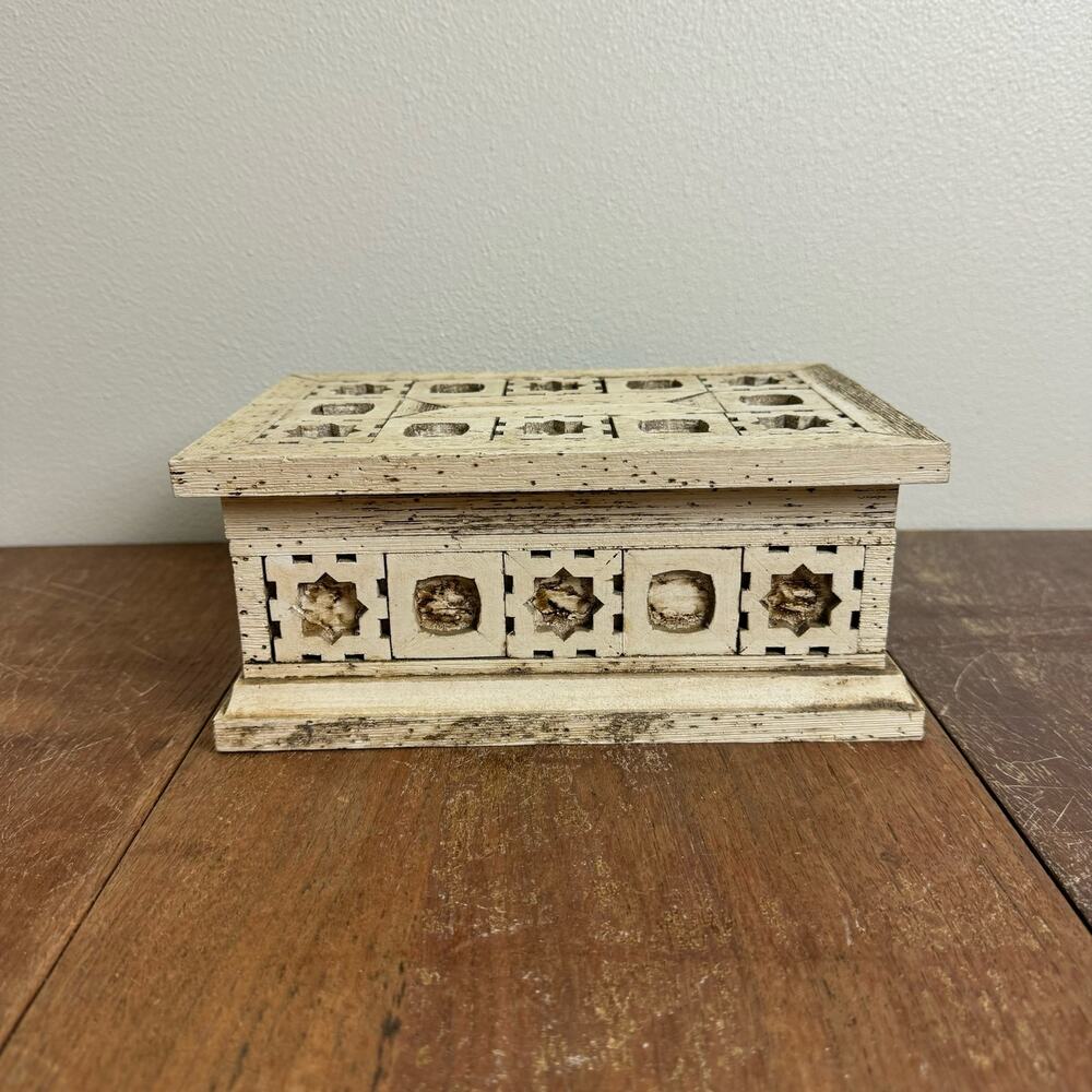 Vintage JAPAN Intricate Wood inlay pattern Jewelry Music Box‎ Velvet lined